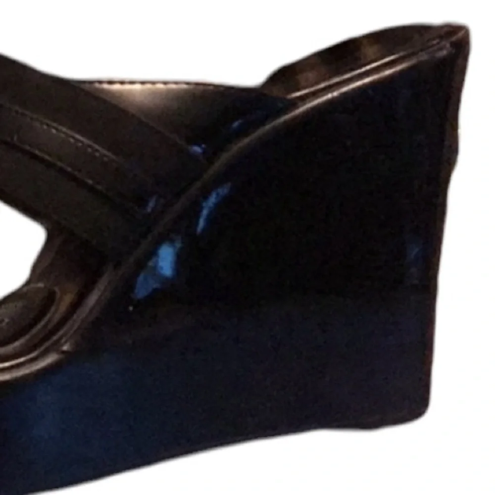 BCBG  size 9.5 black patent leather platform wedges canvas strap silver detail
